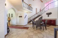 Bizafrika Guest Lodge & Conference Center Hotels in Kloof