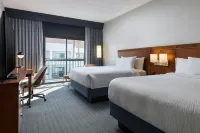 Courtyard Phoenix North Отели рядом с достопримечательностью «Университет Деври»