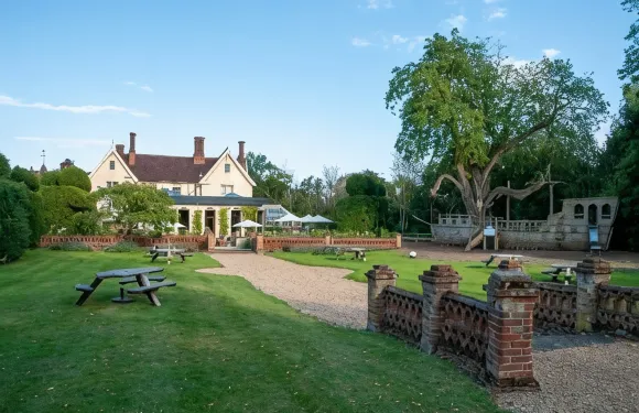 歐克斯米爾旅館