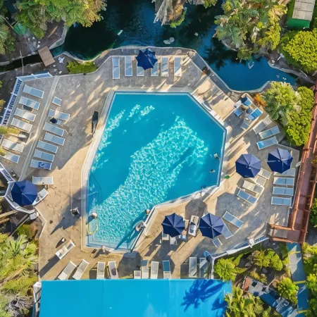 Park Shore Resort by Mike Z Rentals
