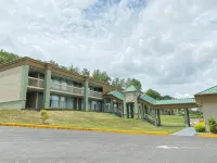 Baymont by Wyndham Harriman