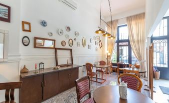 Hotel N16