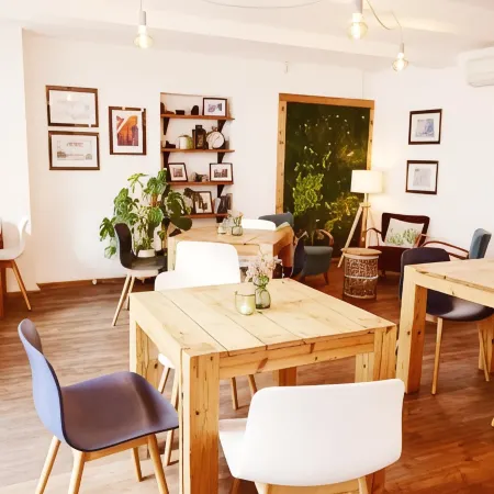 Schöndorf Hostel - Virtual Reception Отели рядом с достопримечательностью «район Братислава I»
