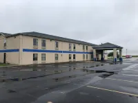 Super 8 by Wyndham Chenoa Hotels in Pontiac