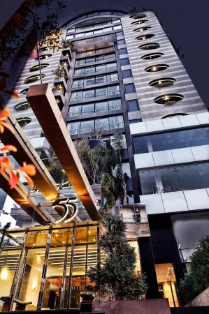 Warwick Stone 55 Hotel Beirut Отели рядом с достопримечательностью «Embassy of Canada»