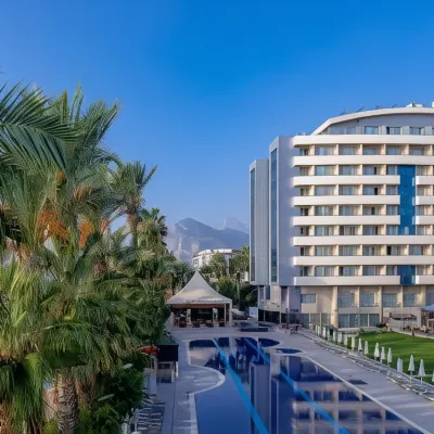 فندق منتجع وسبا بورتو بيلو Hotels near متجر 5إم ميغروس
