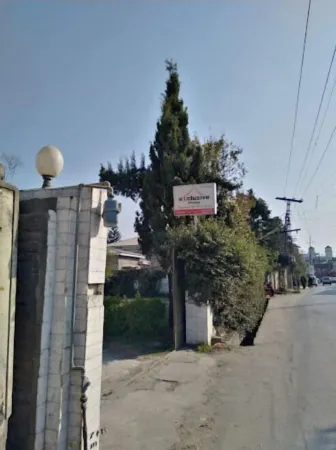 Exclusive Guest House Отели рядом с достопримечательностью «Университет Инжиниринг & Текнолоджи Абботтабад Кампус»