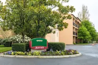 Courtyard Portland Hillsboro Hotels near Marshalls