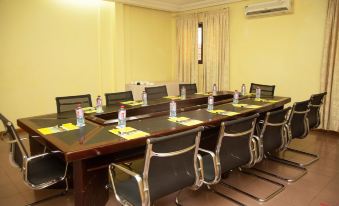 Hotel Marjorie `Y`