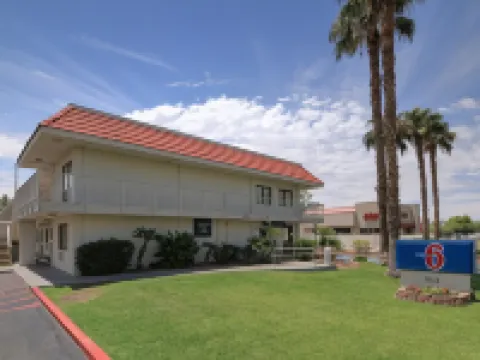 Motel 6 Tempe, AZ - Broadway - ASU Hotels in Tempe