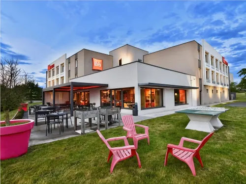 Ibis les Herbiers Hotel a Chambretaud