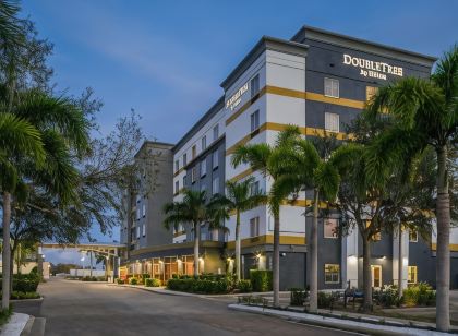 DoubleTree by Hilton Sarasota Bradenton Airport