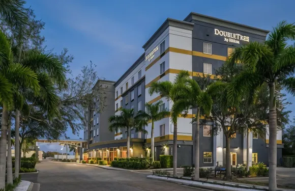 薩拉索塔布雷登頓機場希爾頓逸林酒店