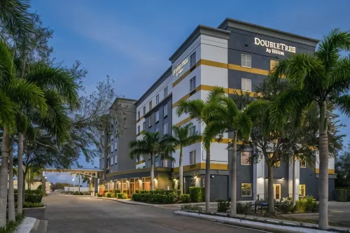 DoubleTree by Hilton Sarasota Bradenton Airport Hotels in Sarasota