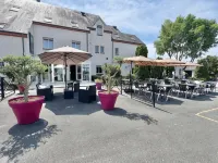 Logis Hôtel Sully le Château Các khách sạn ở Chateauneuf-sur-Loire