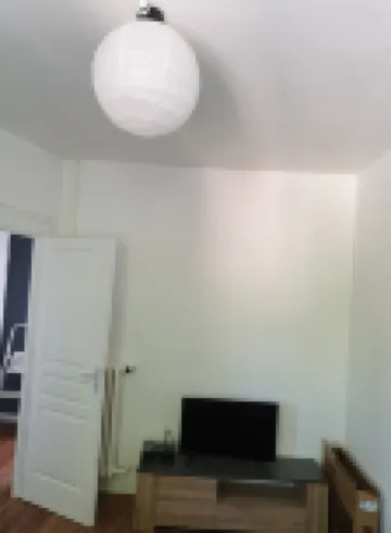 Large F1 refurbished Porte de Paris 17eme