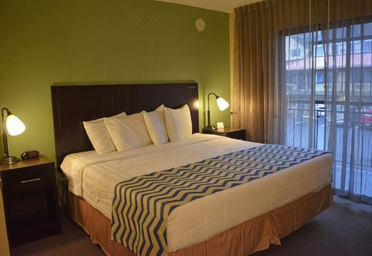 4. 슈어스테이 호텔..