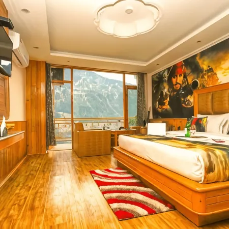 Hotel Smugglers