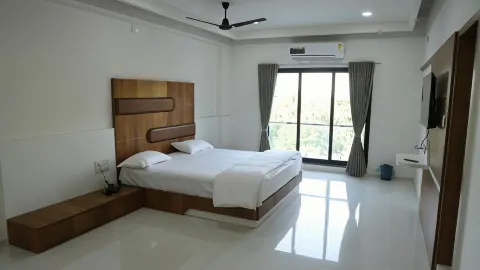 Hotel Opera - Sasan Gir in Junagadh