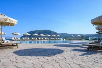 Royal Bay - สระว่ายน้ำแบบอินฟินิตี้