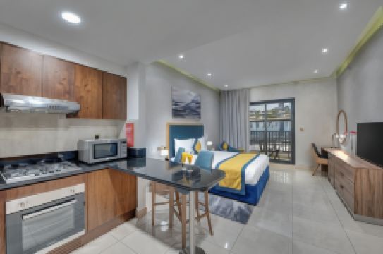 Suha Creek Hotel Apartment, Waterfront Jaddaf, Dubai