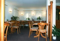 Hotel am Schloss Отели в г. Альтенберг