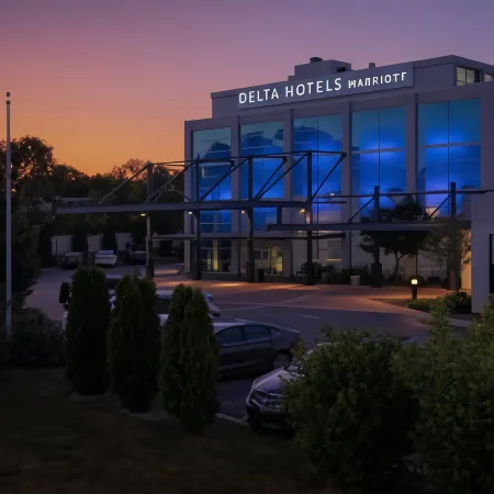 Delta Hotels by Marriott Milwaukee Northwest Отели в г. Джермантаун