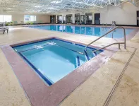 Days Inn by Wyndham Plattsburgh - Hot Tub