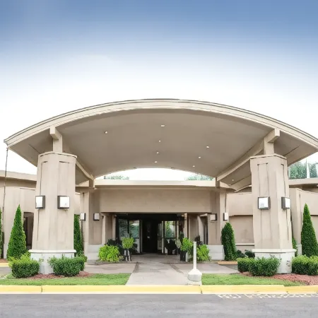Best Western Plus Guildwood Inn Отели в г. Пойнт Эдуард