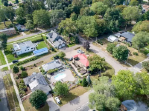 Lake Life Getaway - Condo Near Downtown! Hotels in Douglas