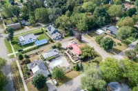 Lake Life Getaway - Condo Near Downtown! Hotels in Saugatuck Township