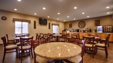 Best Western Troy Inn Отели рядом с достопримечательностью «Трой Паркс энд Рекреэйшен»