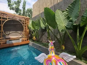 Akaya Villas Solo
