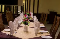 Hotel Sheela Shree Plaza - พร้อมอาหารเช้า