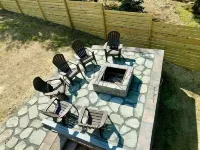 LAKEFRONT! Sleeps 15, Pet-friendly, Charming Chic Home