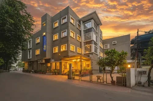 FabHotel Bee Town Hotels in Morod