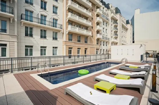 The Social Hub Paris La Défense Отели в г. Пюто