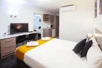 버크 & 윌스 마운트 아이자 모텔