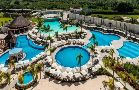 帝國世界宮殿酒店