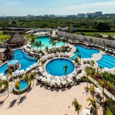 Palacio Mundo Imperial Hotel di 