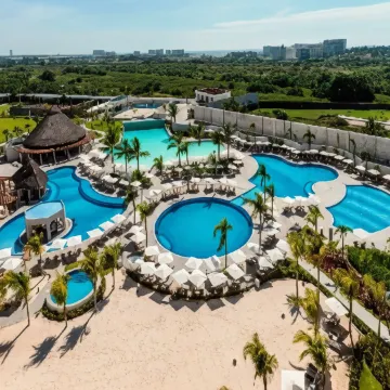 帝國世界宮殿酒店