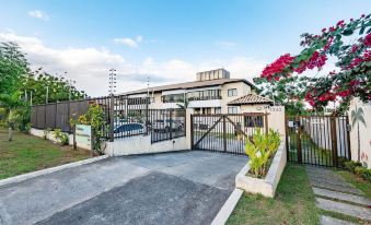 Complete Apt Near Stella Maris Beach Jsm0103