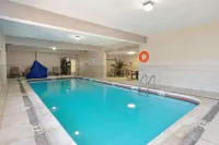 Quality Inn & Suites Morgantown - University Area - Pools
