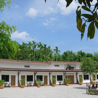 Kevin Resort Hotels near Raksamae Bridge