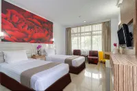 Prima Hotel Ratulangi Makassar by LIFE - parcheggio