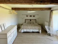 At the edge of the forest, a large gîte for families and friends. Hôtels à : Iffendic