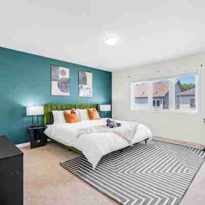 Fallsview Escape|King Bed|10 Mins to Falls|Games Rooms