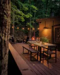 Cozy Mid-Century Retreat with Spa Hot Tub - 4성급