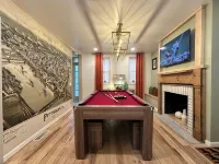 Luxury Private Boutique Hotel with CityView, Hot Tub, Free Parking