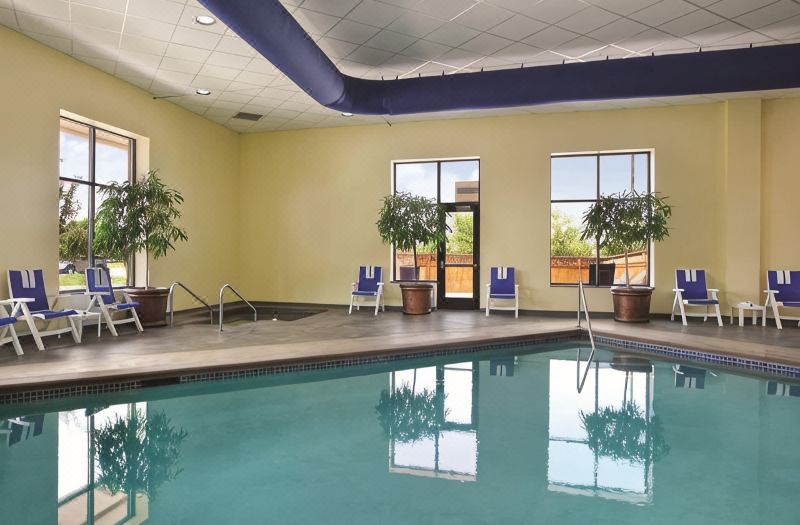 Embassy Suites by Hilton Minneapolis North photo 3